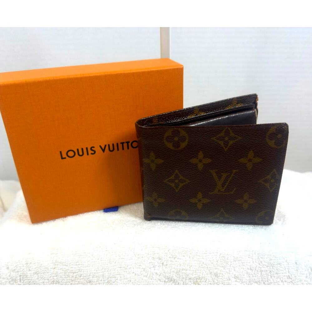 Louis Vuitton Men’s Bifold Wallet w/ Coin Pocket Monogram + Box